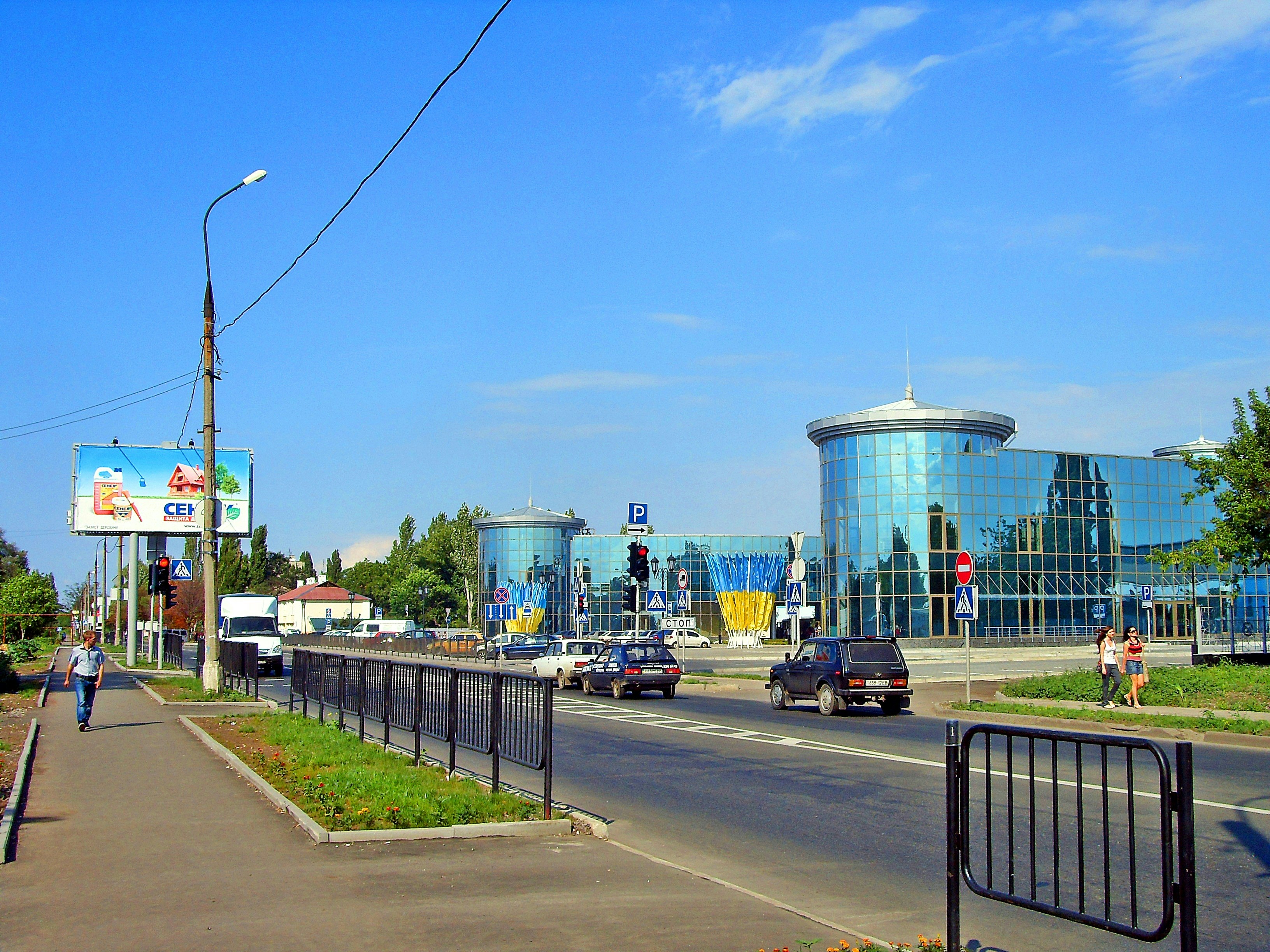 ЖД вокзал с обратной стороны, улица Артёмовская. 2012 г.